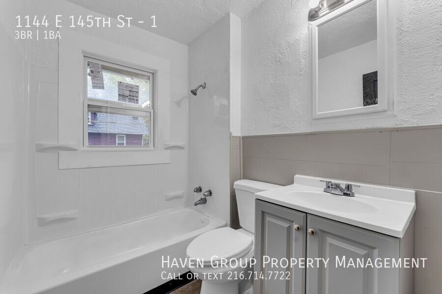 1144 E 145th St Cleveland, Ohio, 44110 - Spacious 3-bed 1-bath multi-family home! property image