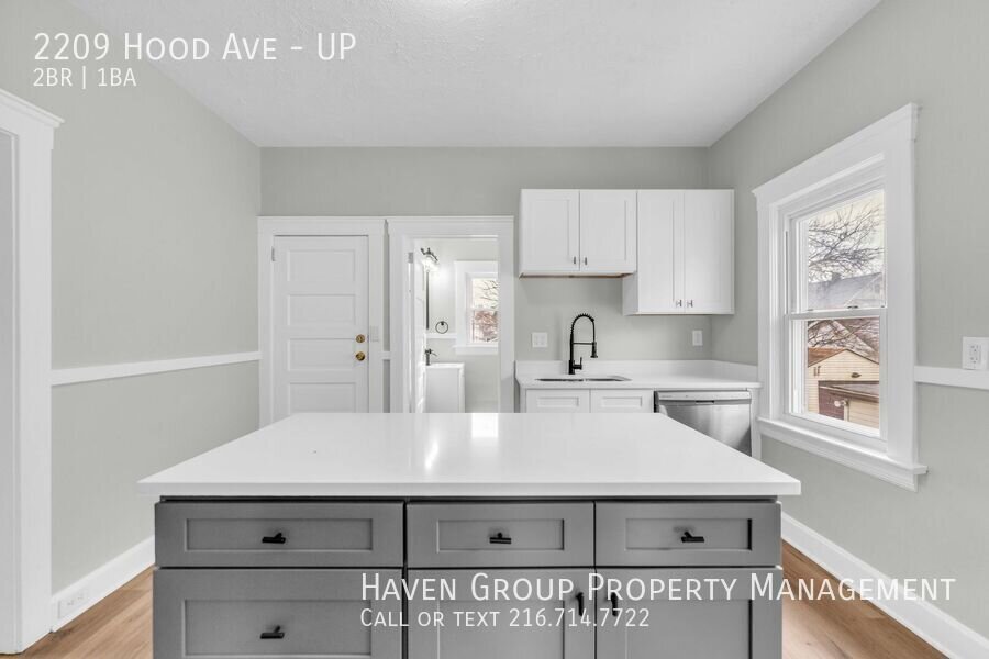 2209 Hood Ave | UP, Cleveland, OH 44109- Spacious 2-bed 1-bath multi-family home! property image