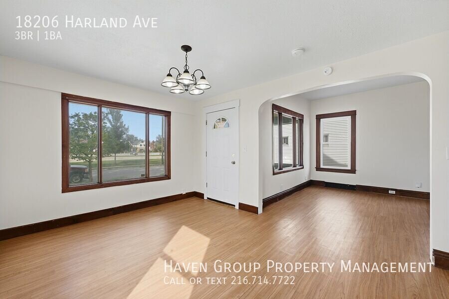 18206 Harland Ave, Cleveland - Spacious 3 bed 1 bath single family home! property image