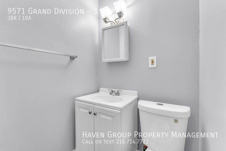 9571 Grand Division Ave | Unit 3, Cleveland, OH 44125- Spacious 3-bed 1-bath apartment! property image