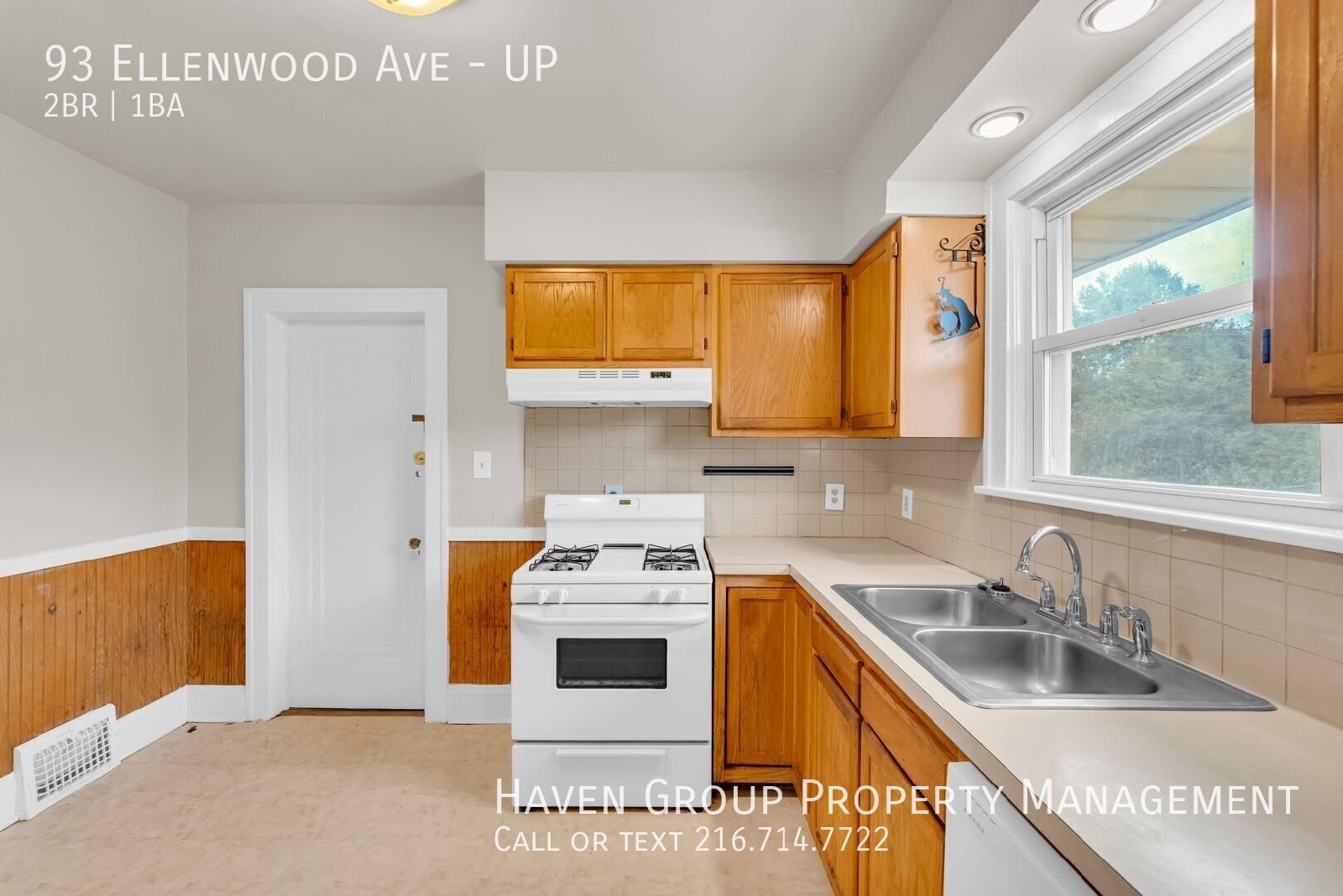 93 Ellenwood Ave | UP, Bedford, OH 44146 - Spacious 2-bed 1-bath multi-family home! property image