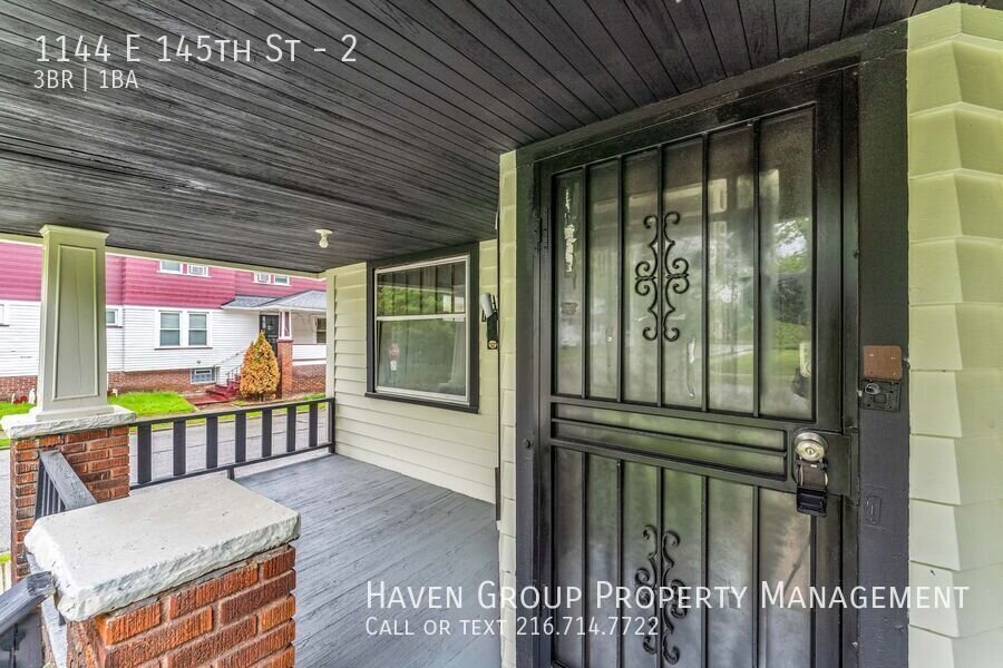 1144 E 145th St Cleveland, Ohio, 44110 - Spacious 3-bed 1-bath multi-family home! property image