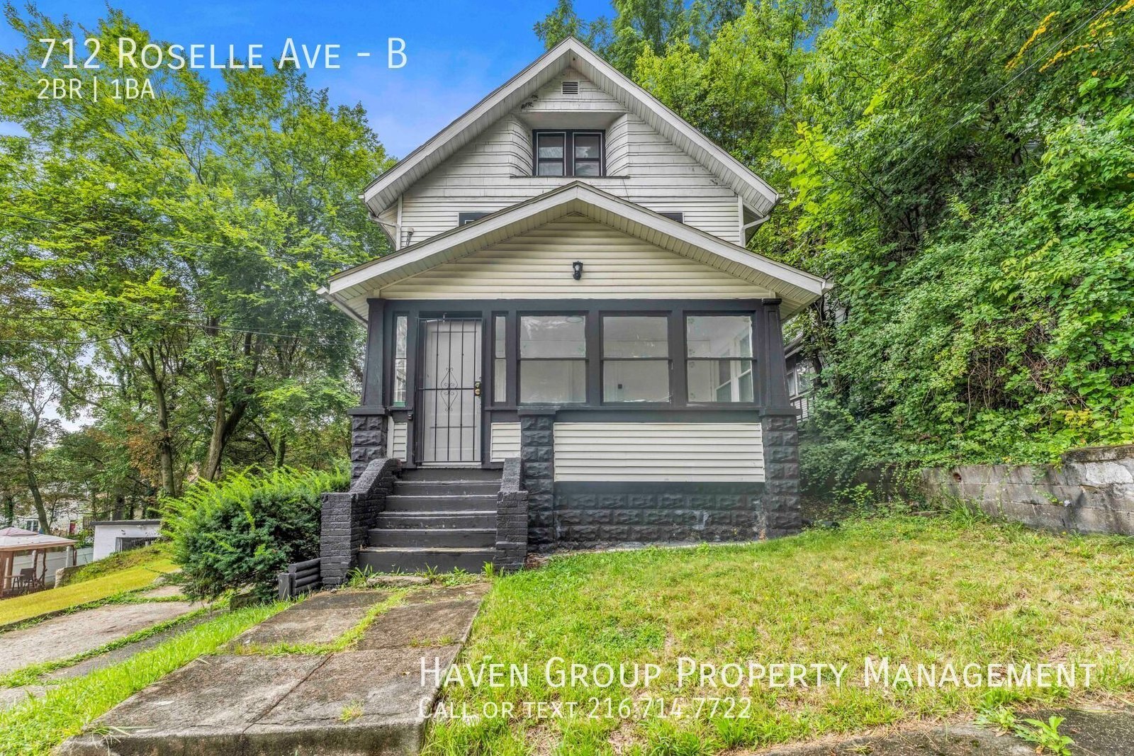 712 Roselle Ave | Unit B, Akron, OH 44307 - Spacious 2-bed 1-bath multi-family home! property image