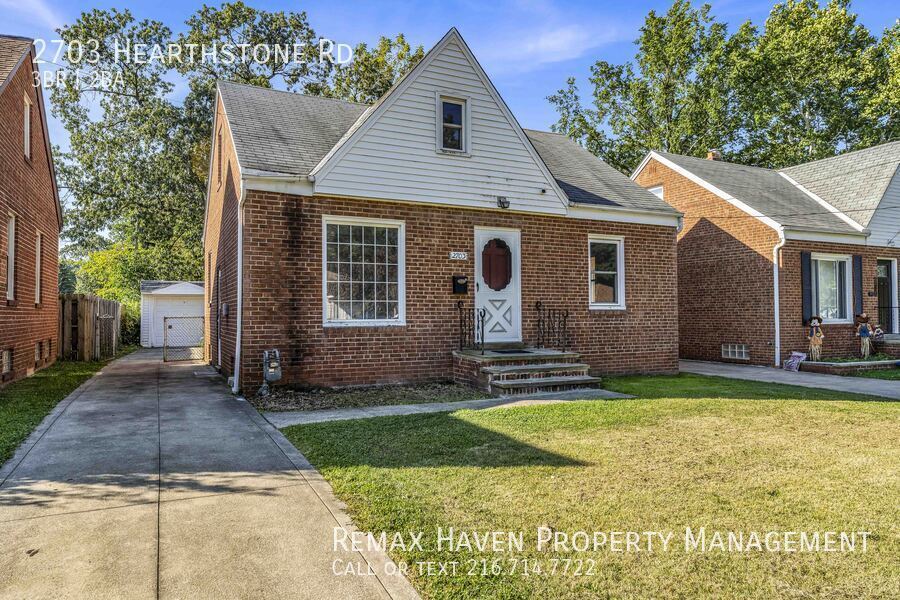 2703 Hearthstone Rd, Parma - Spacious 3-bed 2-bath single-family home! property image