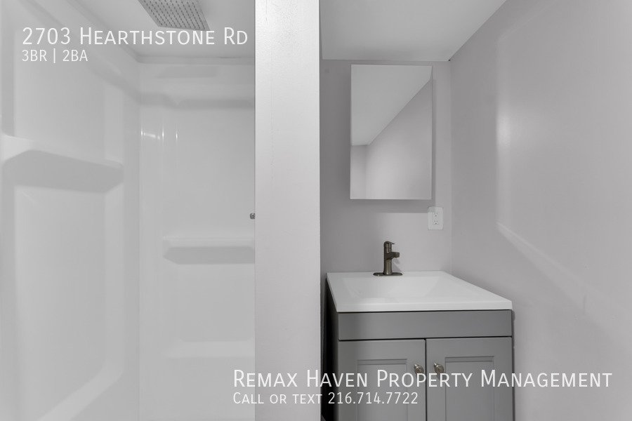 2703 Hearthstone Rd, Parma - Spacious 3-bed 2-bath single-family home! property image