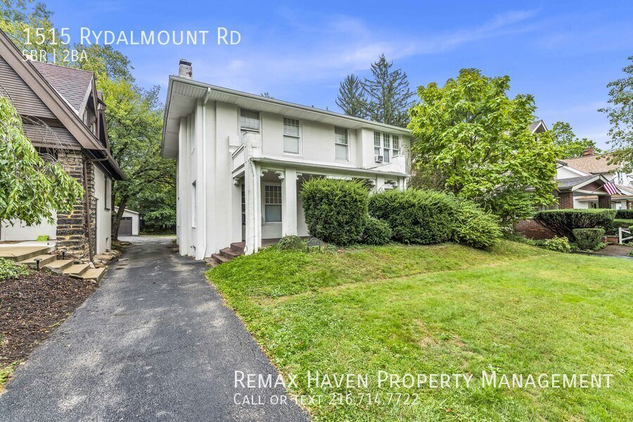 1515 Rydalmount Dr, Cleveland Heights - Spacious 5-bed 2-bath single-f property image