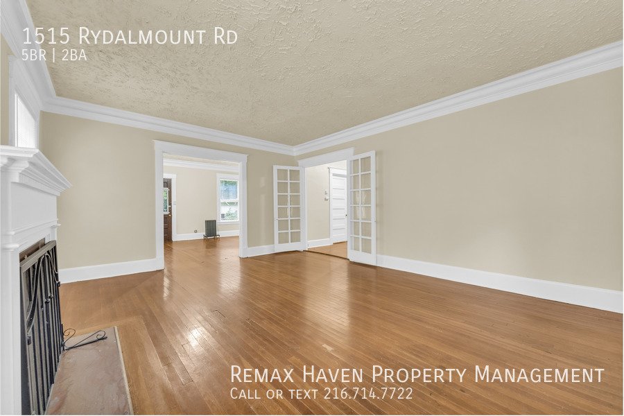 1515 Rydalmount Dr, Cleveland Heights - Spacious 5-bed 2-bath single-f property image