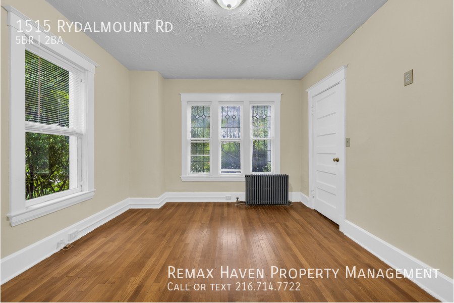 1515 Rydalmount Dr, Cleveland Heights - Spacious 5-bed 2-bath single-f property image