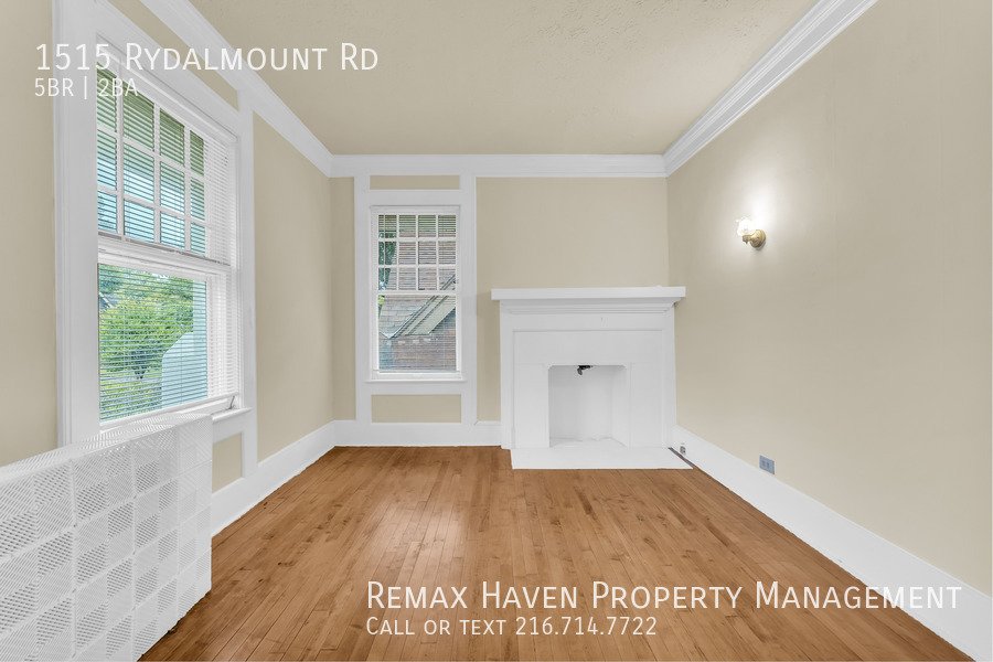 1515 Rydalmount Dr, Cleveland Heights - Spacious 5-bed 2-bath single-f property image
