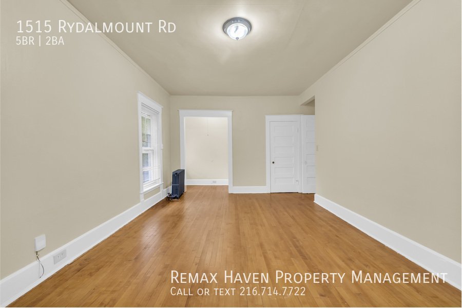 1515 Rydalmount Dr, Cleveland Heights - Spacious 5-bed 2-bath single-f property image
