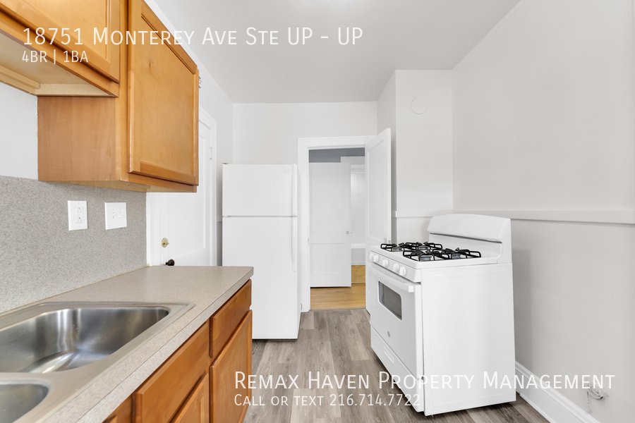 18751 Monterey Ave| UP, Euclid - Spacious 4-bed 1-bath multi-family ho property image