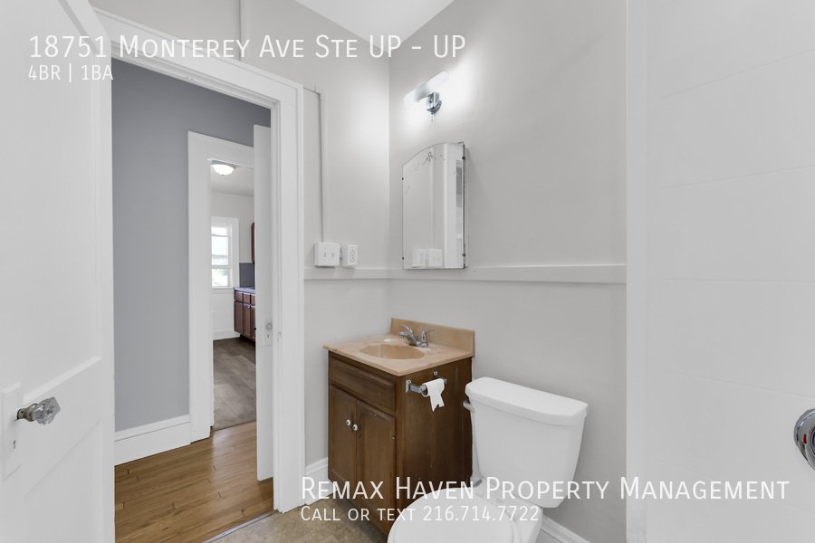 18751 Monterey Ave| UP, Euclid - Spacious 4-bed 1-bath multi-family ho property image
