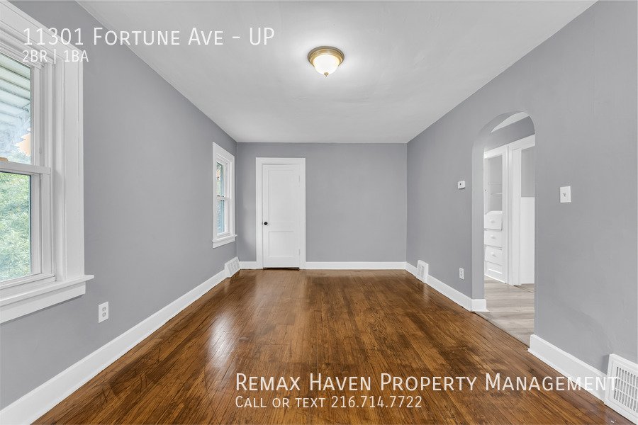 11301 Fortune Ave | UP, Cleveland - Spacious 2-bed 1-bath multi-family property image