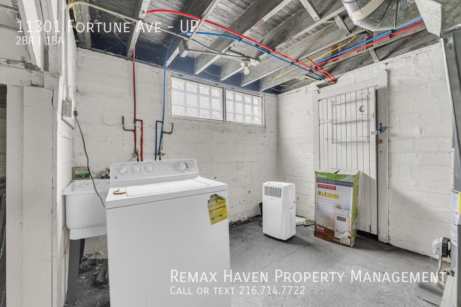 11301 Fortune Ave | UP, Cleveland - Spacious 2-bed 1-bath multi-family property image