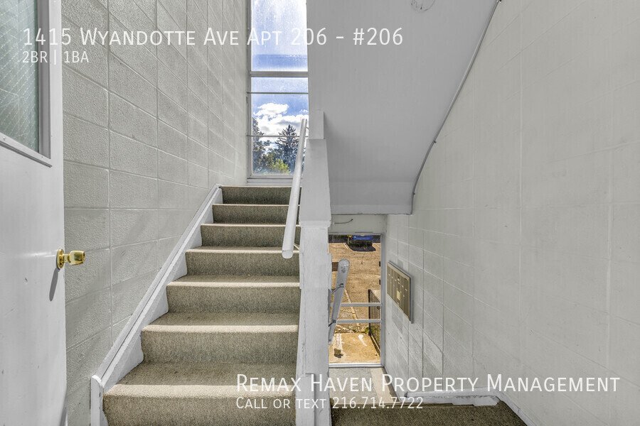 1415 Wyandotte Ave | #206, Lakewood - Spacious 2-bed 1-bath multi-fami property image