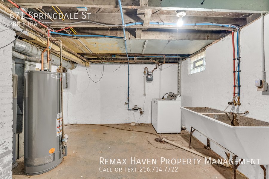 671 Springdale St, Akron - Spacious 2-bed 1-bath single-family home! property image