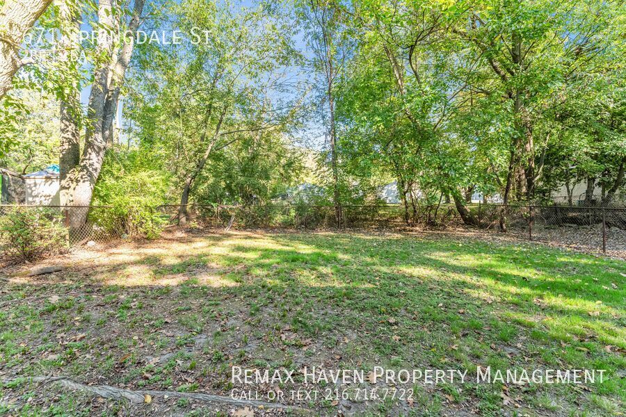 671 Springdale St, Akron - Spacious 2-bed 1-bath single-family home! property image