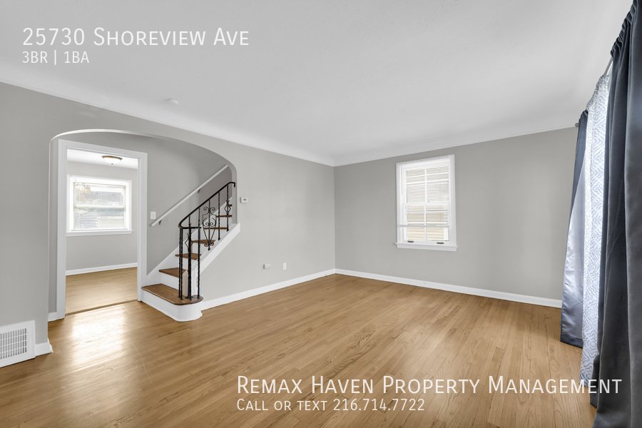 25730 Shoreview Ave, Euclid - Spacious 3-bed 1-bath single-family home property image