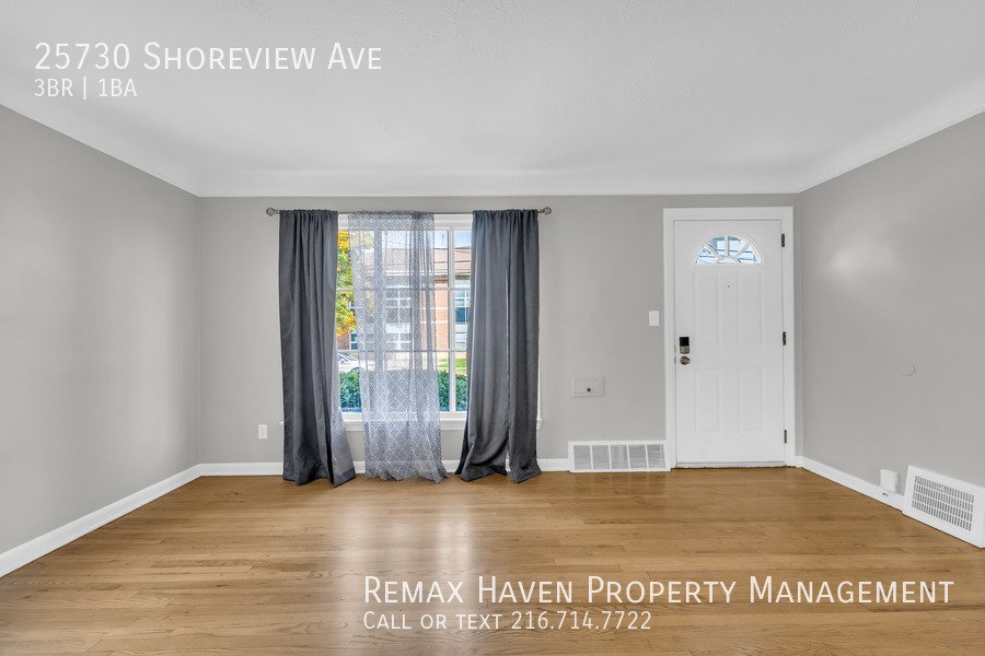 25730 Shoreview Ave, Euclid - Spacious 3-bed 1-bath single-family home property image