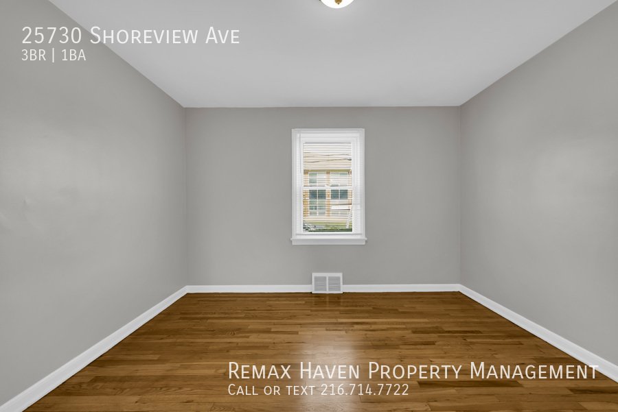 25730 Shoreview Ave, Euclid - Spacious 3-bed 1-bath single-family home property image