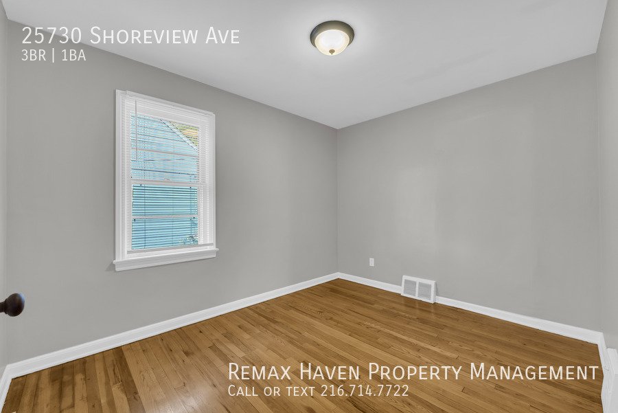 25730 Shoreview Ave, Euclid - Spacious 3-bed 1-bath single-family home property image