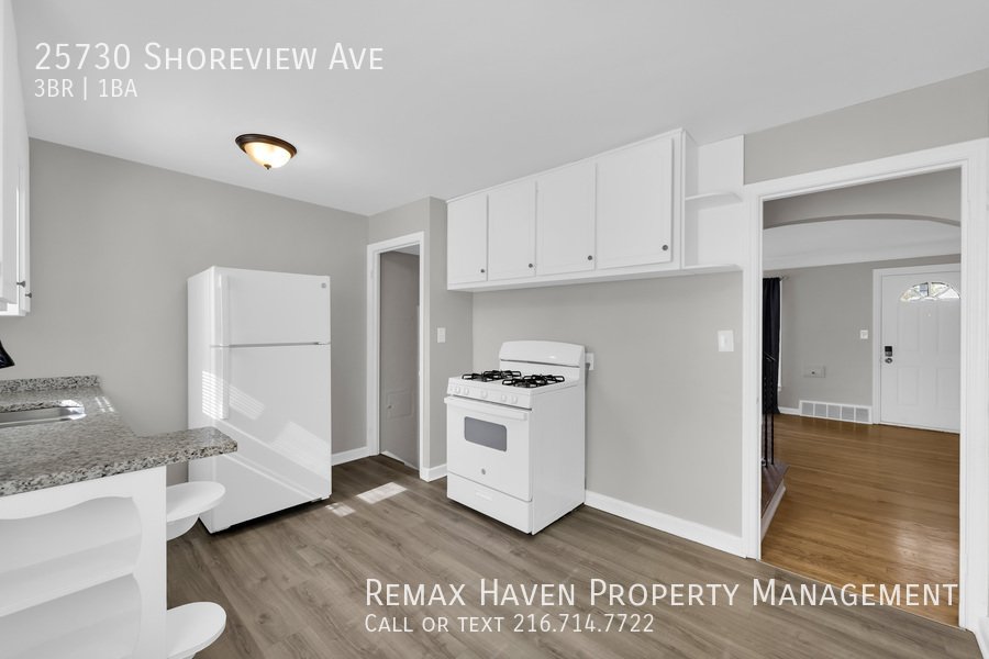 25730 Shoreview Ave, Euclid - Spacious 3-bed 1-bath single-family home property image