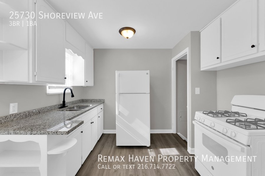 25730 Shoreview Ave, Euclid - Spacious 3-bed 1-bath single-family home property image