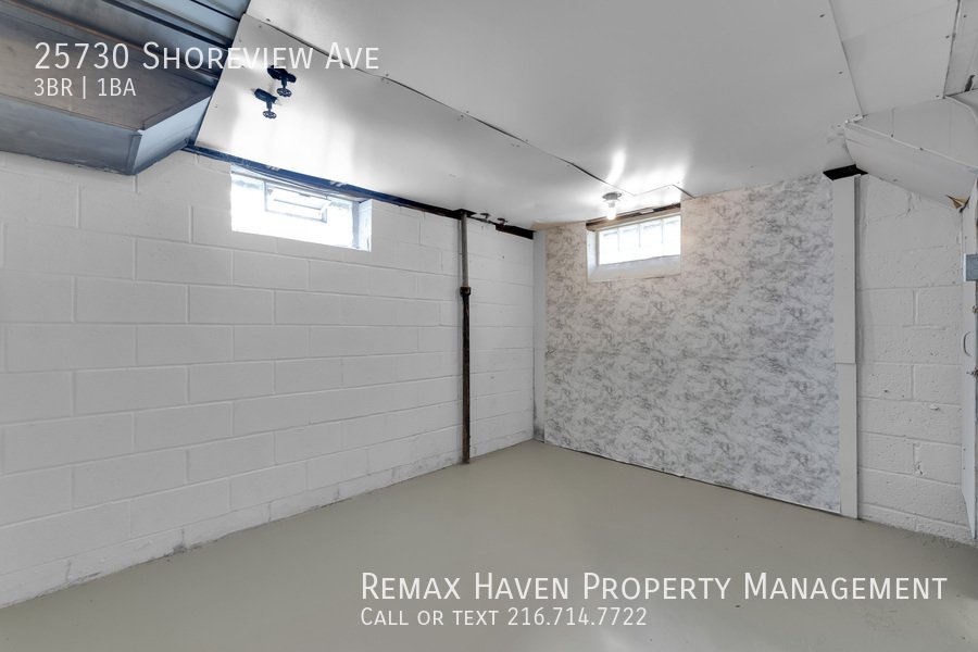 25730 Shoreview Ave, Euclid - Spacious 3-bed 1-bath single-family home property image