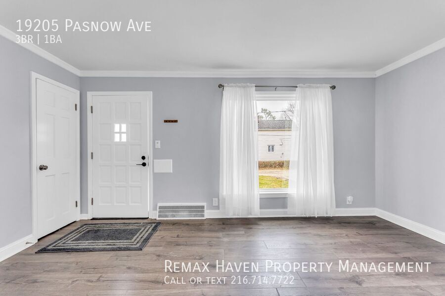 19205 Pasnow Ave, Euclid - Spacious 3-bed 1-bath single-family home! property image