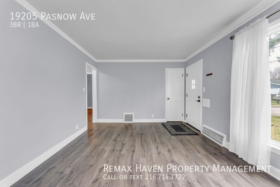 19205 Pasnow Ave, Euclid - Spacious 3-bed 1-bath single-family home! property image