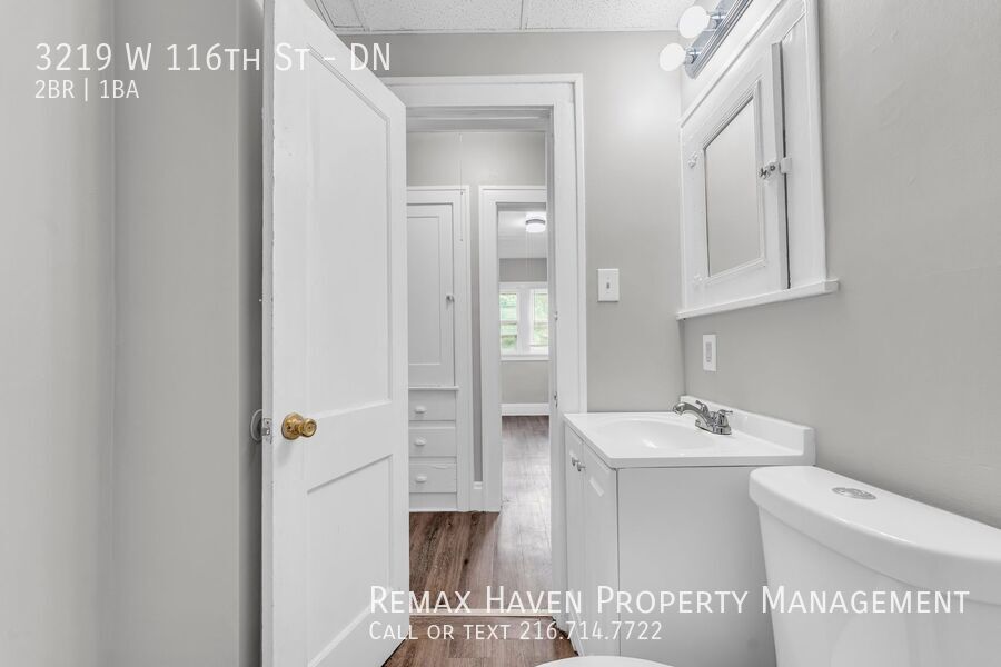 3219 W 116th St | DN, Cleveland - Spacious 2-bed 1-bath multi-family home! property image