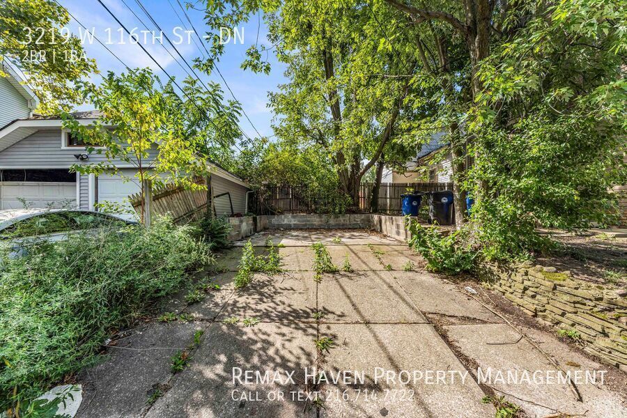 3219 W 116th St | DN, Cleveland - Spacious 2-bed 1-bath multi-family home! property image