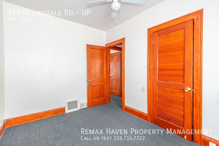 917 Helmsdale Rd | UP, Cleveland Heights - Spacious 3-bed 1-bath multi-family home!  property image