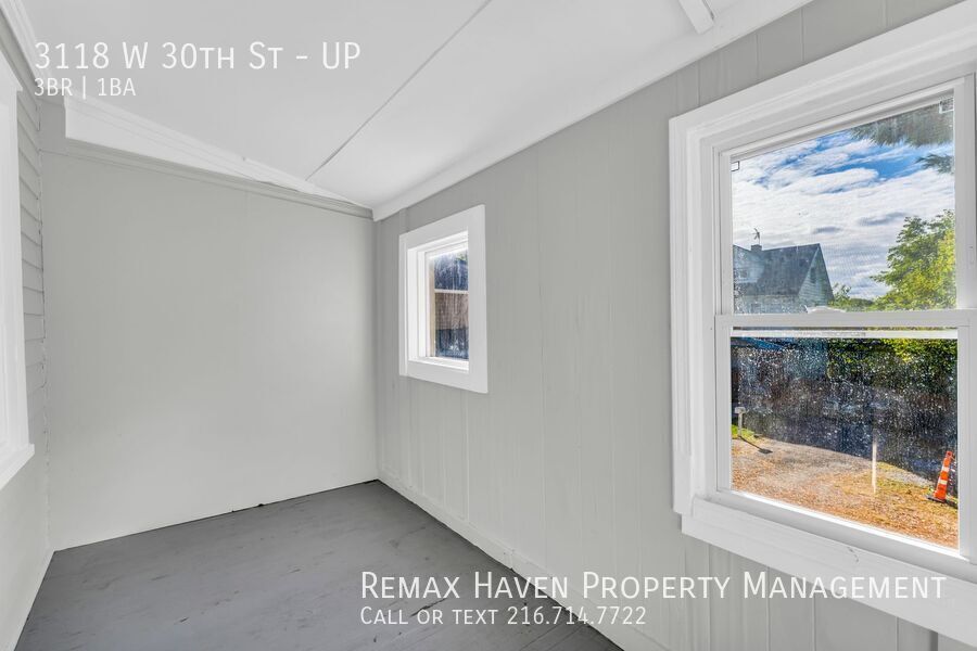 3118 W 30th St | UP, Cleveland - Spacious 3-bed 1-bath multi-family home! property image