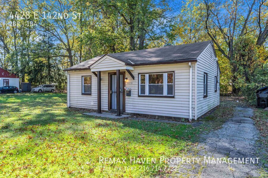 4428 E 142nd St, Cleveland - Spacious 2-bed 1-bath single-family home! property image