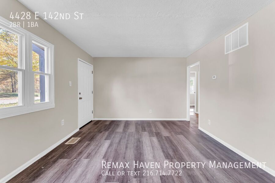 4428 E 142nd St, Cleveland - Spacious 2-bed 1-bath single-family home! property image