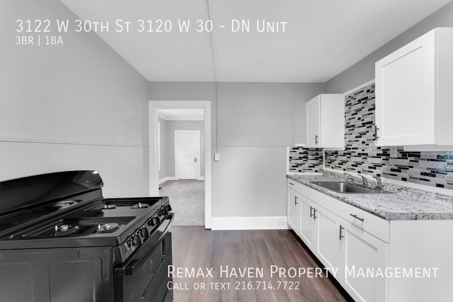 3120(3122) W 30th St | DN, Cleveland - Spacious 3-bed 1-bath multi-family home! property image
