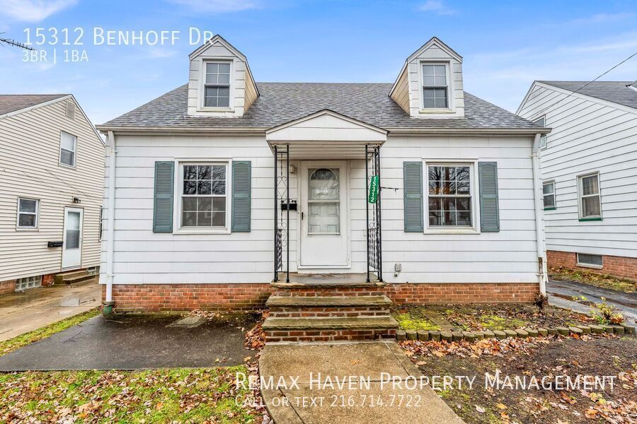 15312 Benhoff Dr, Maple Heights - Spacious 3-bed 1-bath single-family home! property image