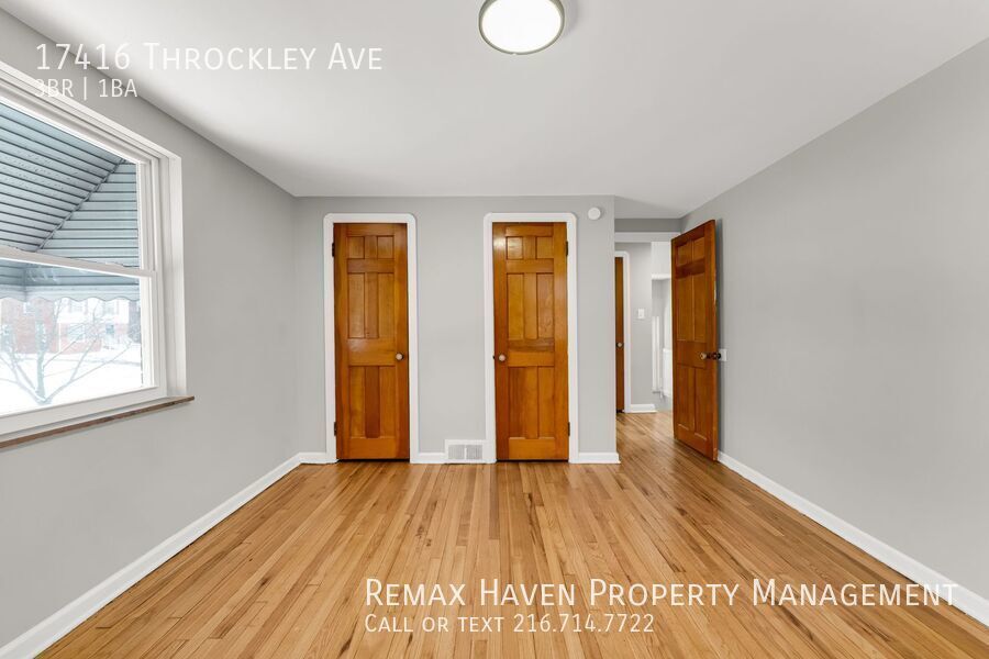 17416 Throckley Ave, Cleveland - Spacious 3-bed 1-bath single-family home! property image