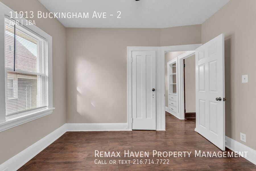 11913 Buckingham Ave | UP, Cleveland - Spacious 2-bed 1-bath multi-family home! property image