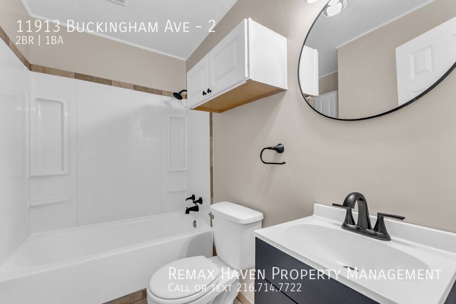 11913 Buckingham Ave | UP, Cleveland - Spacious 2-bed 1-bath multi-family home! property image