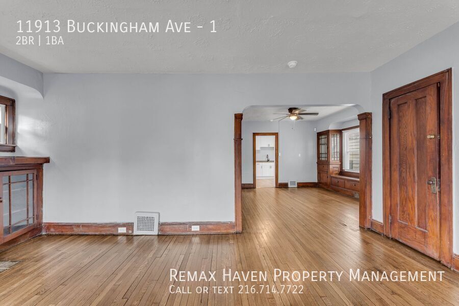 11913 Buckingham Ave | DN, Cleveland - Spacious 2-bed 1-bath multi-family home! property image