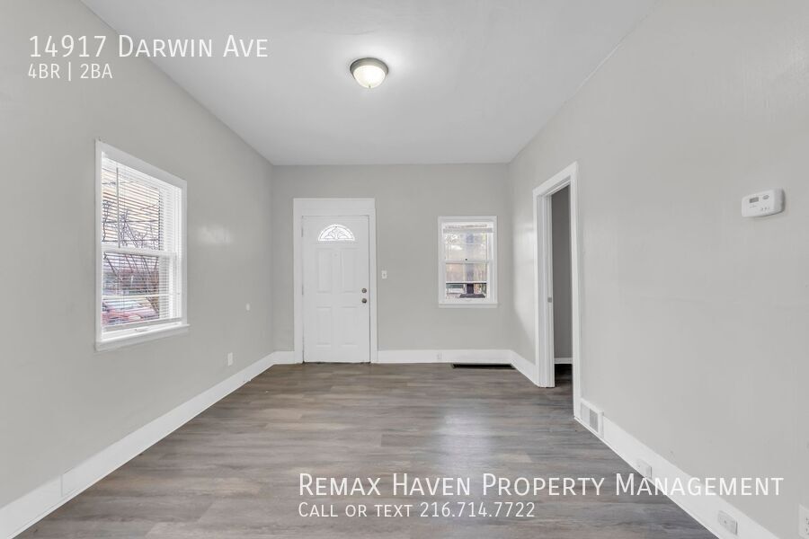 14917 Darwin Ave, Cleveland - Spacious 4-bed 2-bath single-family home! property image