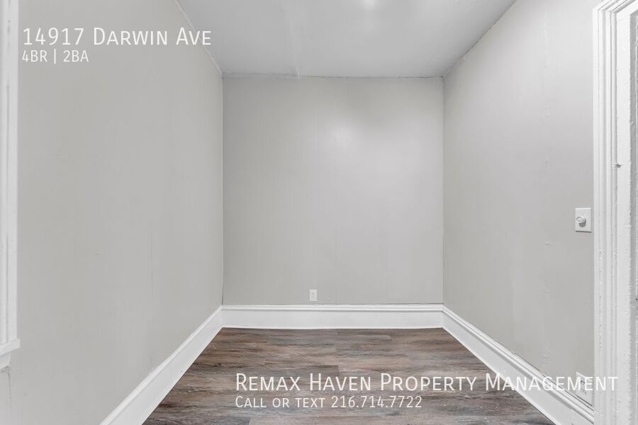 14917 Darwin Ave, Cleveland - Spacious 4-bed 2-bath single-family home! property image