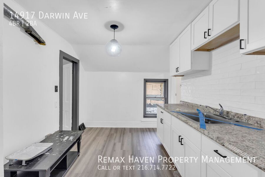 14917 Darwin Ave, Cleveland - Spacious 4-bed 2-bath single-family home! property image