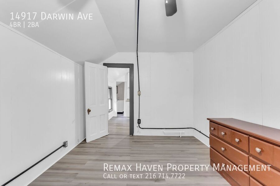 14917 Darwin Ave, Cleveland - Spacious 4-bed 2-bath single-family home! property image