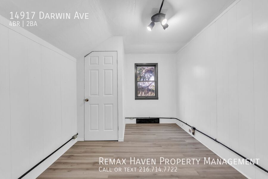 14917 Darwin Ave, Cleveland - Spacious 4-bed 2-bath single-family home! property image