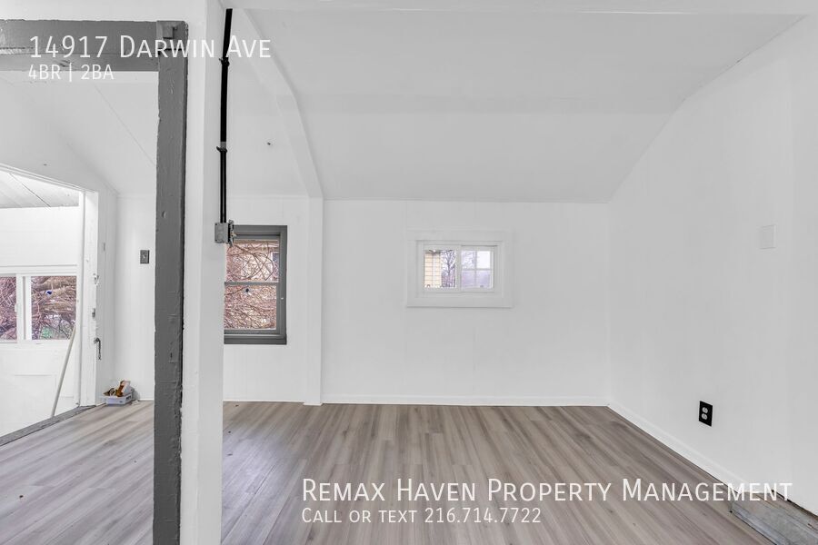 14917 Darwin Ave, Cleveland - Spacious 4-bed 2-bath single-family home! property image