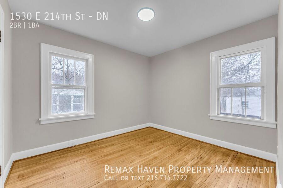 1530 E 214th St | DN, Euclid - Spacious 2-bed 1-bath multi-family home!  property image