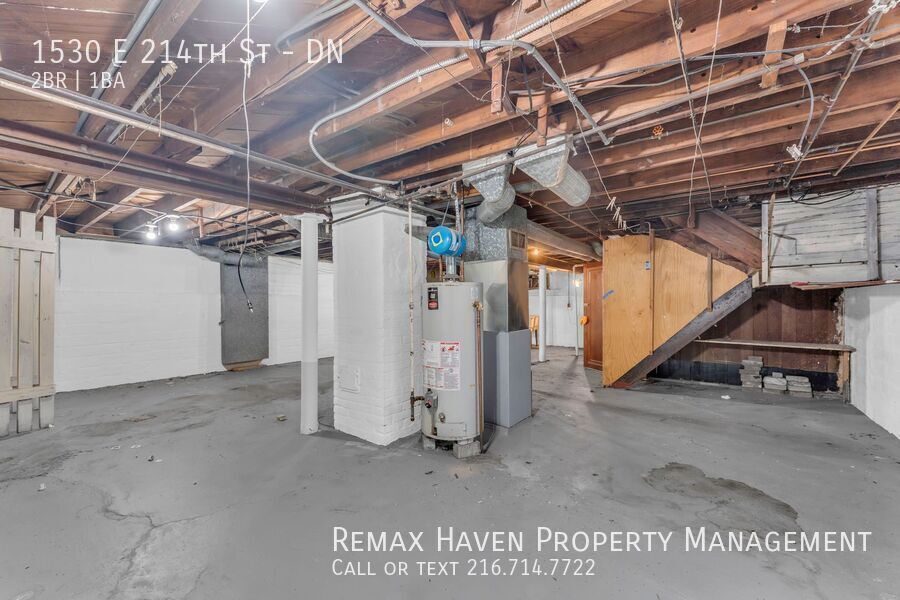 1530 E 214th St | DN, Euclid - Spacious 2-bed 1-bath multi-family home!  property image